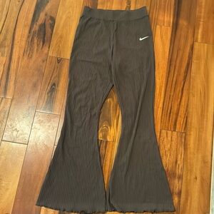 Nike flare leg leggings size M